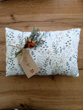 Load image into Gallery viewer, Decorative cushion in cotton gauze and minky Zoé
